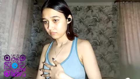 estellekirbo online show from March 15, 1:57 pm