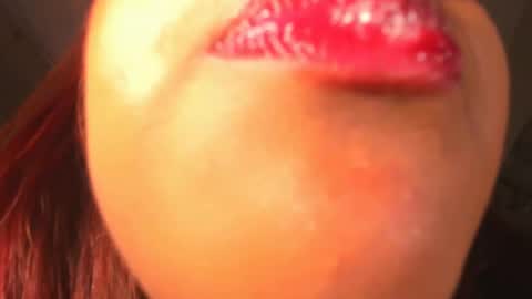 Snapshot of estrella05_ chatting on December 19, 5:18 am estrella05_ online show from December 19, 5:18 am