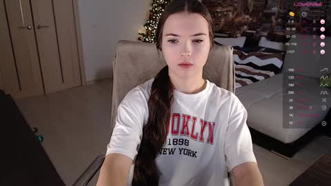 Snapshot of eva_davie chatting on January 13, 9:52 am Eva online show from January 13, 9:52 am