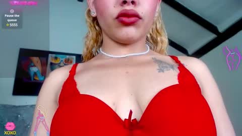 Snapshot of eva_hoot1 chatting on December 2, 2:40 pm EVA online show from December 2, 2:40 pm
