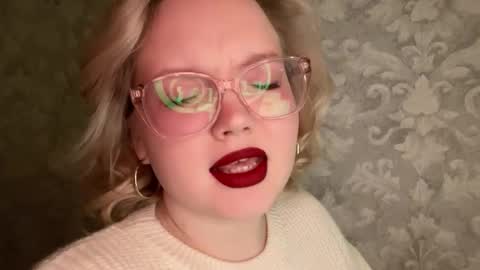 eva_kittenn online show from September 17, 10:41 pm