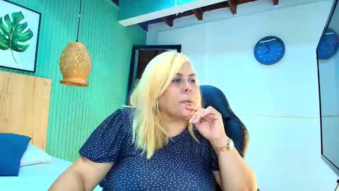 eva_love49 online show from March 5, 8:04 pm