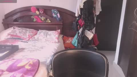 Snapshot of eva_monwalker chatting on September 23, 7:23 pm Eva cute online show from September 23, 7:23 pm