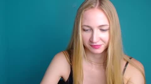 Snapshot of eva_oliviaa chatting on October 9, 5:50 pm Eva online show from October 9, 5:50 pm