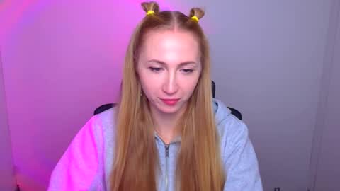 Snapshot of eva_oliviaa chatting on October 3, 5:29 pm Eva online show from October 3, 5:29 pm