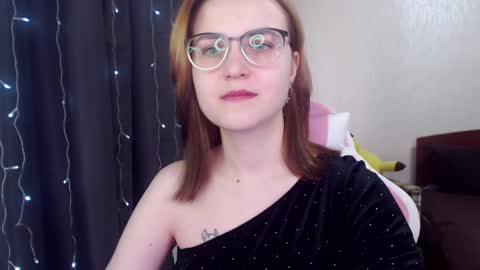 Snapshot of eva_orchid chatting on February 15, 10:00 am Eva online show from February 15, 10:00 am