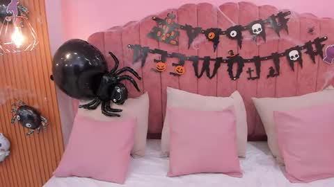 Snapshot of eva_saintt chatting on October 6, 3:45 am eva_saintt online show from October 6, 3:45 am