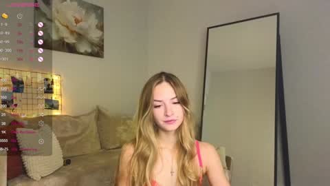 Hello Im Eva online show from December 3, 7:08 am