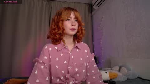 Snapshot of evaa_moonn_ chatting on October 6, 2:06 am Eva online show from October 6, 2:06 am