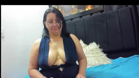 Snapshot of evaaross chatting on October 8, 9:08 pm Eva online show from October 8, 9:08 pm