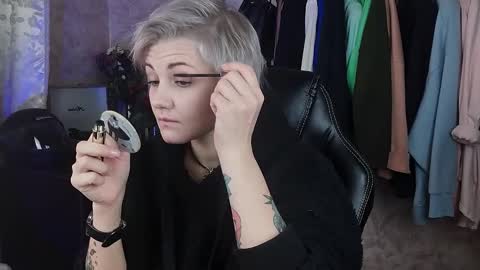 Eva Brownie online show from January 29, 8:18 am