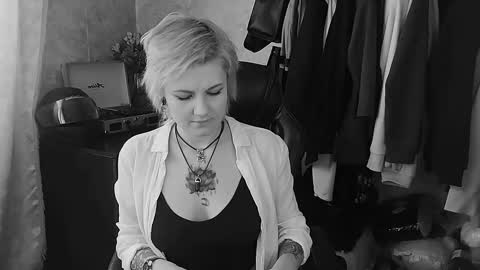 Eva Brownie online show from February 18, 8:27 am