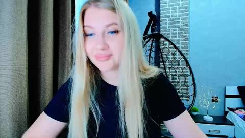 Snapshot of evacadooo chatting on September 17, 2:20 am Eva online show from September 17, 2:20 am