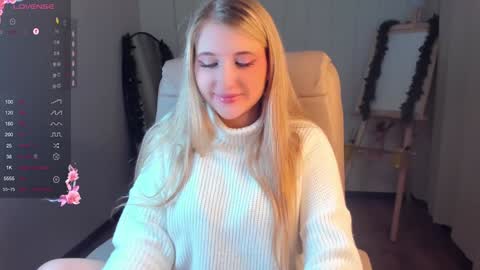 Snapshot of evacadooo chatting on December 15, 2:41 am Eva online show from December 15, 2:41 am