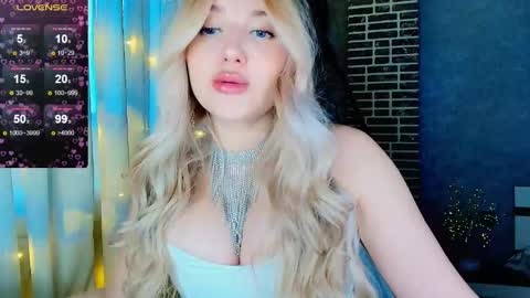 Eva  online show from December 4, 4:26 am