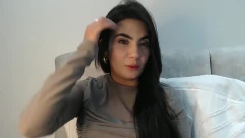evacollins12 online show from October 27, 1:34 am
