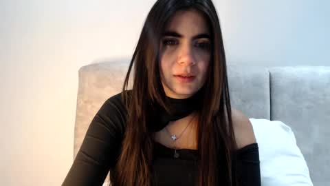 evacollins12 online show from July 31, 10:00 pm