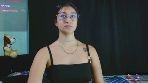 Snapshot of evah_lee chatting on October 5, 3:22 am Evah Lee online show from October 5, 3:22 am