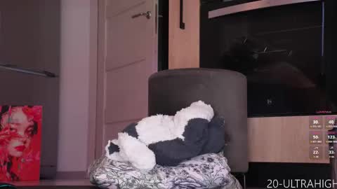 Snapshot of evahothead chatting on October 12, 12:51 pm Eva here Wednesday till Sunday online show from October 12, 12:51 pm