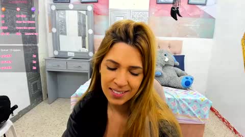 Snapshot of evaloviaa_ chatting on January 25, 2:19 pm Eva online show from January 25, 2:19 pm