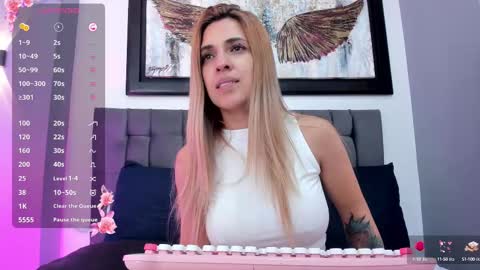 Snapshot of evaloviaa_ chatting on October 11, 2:31 pm Eva online show from October 11, 2:31 pm