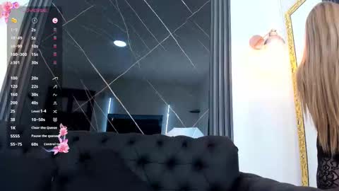 Snapshot of evaloviaa_ chatting on October 2, 2:22 pm Eva online show from October 2, 2:22 pm