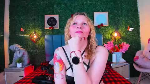  Evangelyne  online show from December 1, 7:38 pm