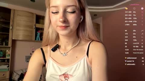 Snapshot of evaqt chatting on October 15, 7:33 am Eva online show from October 15, 7:33 am
