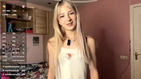 Snapshot of evaqt chatting on October 16, 7:44 am Eva online show from October 16, 7:44 am