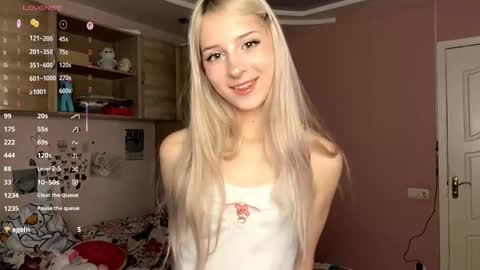Snapshot of evaqt chatting on October 13, 7:33 am Eva online show from October 13, 7:33 am