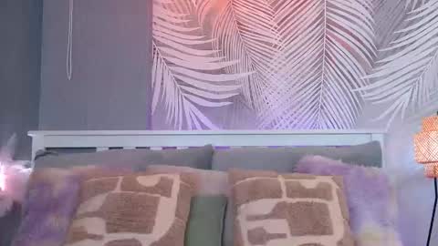 evareyss online show from October 18, 2:20 pm