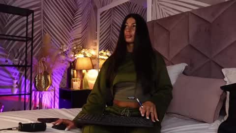 EvaRhea online show from May 4, 2:48 am