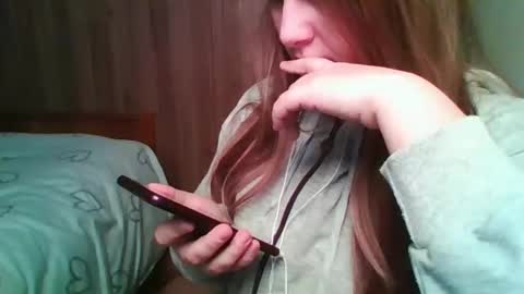 evasapples2026 online show from February 5, 7:06 pm