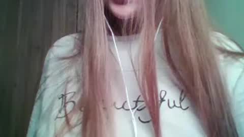 evasapples2026 online show from June 13, 8:39 pm