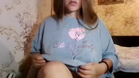 evasapples2026 online show from June 30, 8:41 pm