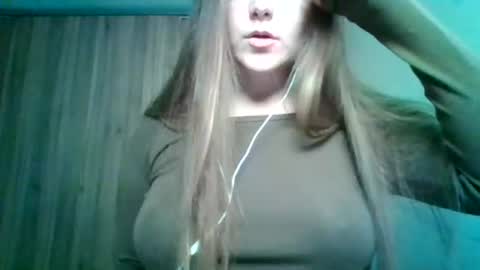 evasapples2026 online show from June 19, 8:45 pm