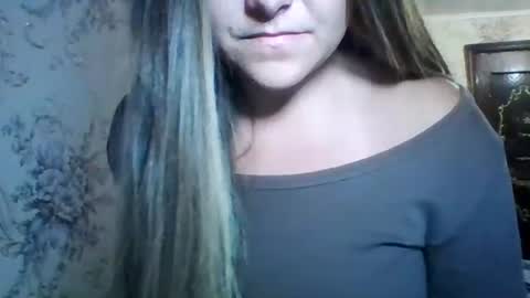 evasapples2026 online show from July 7, 8:55 pm