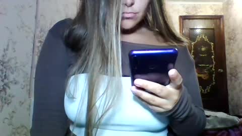 evasapples2026 online show from July 28, 6:42 pm