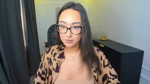 evasarazardje online show from March 13, 11:33 am