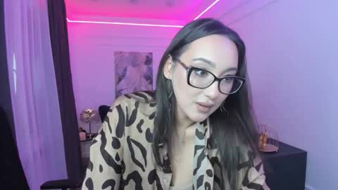 evasarazardje online show from March 6, 12:00 pm