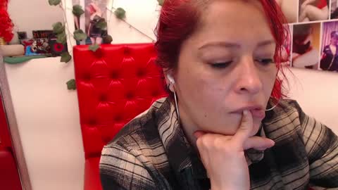 Snapshot of evatwiss chatting on January 9, 11:36 am Eva Twiss online show from January 9, 11:36 am