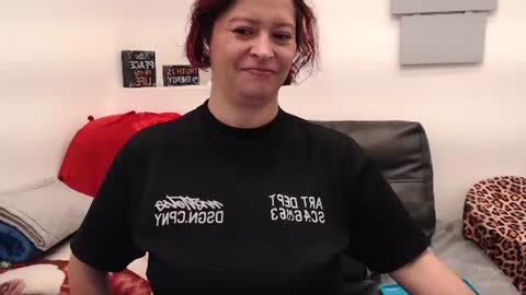 Eva Twiss online show from June 17, 1:34 pm