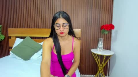 Snapshot of evelin_leroy chatting on December 23, 12:08 pm BELLA online show from December 23, 12:08 pm