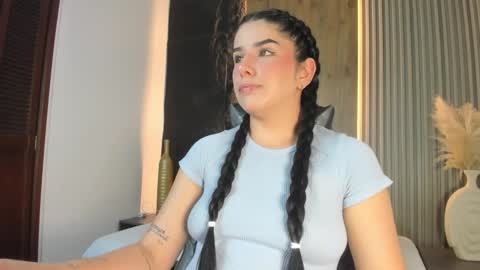 E V E L I N online show from March 4, 2:18 am