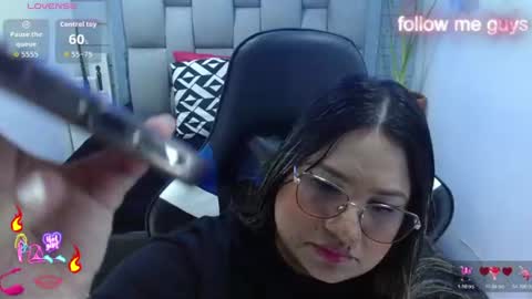 evelin zaens online show from June 25, 5:07 am