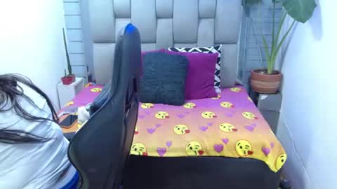 evelin zaens online show from July 14, 4:06 am