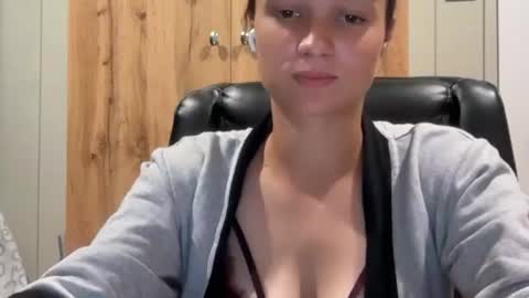 evelina0 online show from August 4, 10:27 pm