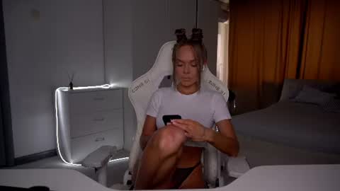 Evelina online show from June 11, 8:55 am