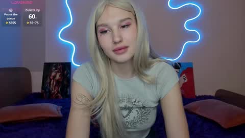 Snapshot of evelinalu chatting on March 12, 1:14 am Evelina online show from March 12, 1:14 am