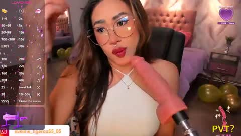 Eveline  online show from July 22, 4:41 pm